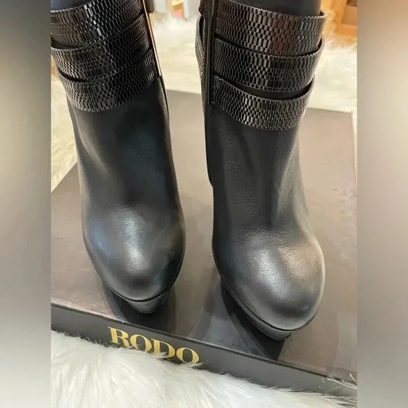 RODO LEATHER HEELS MADE IN ITALY NIB SIZE 9.5